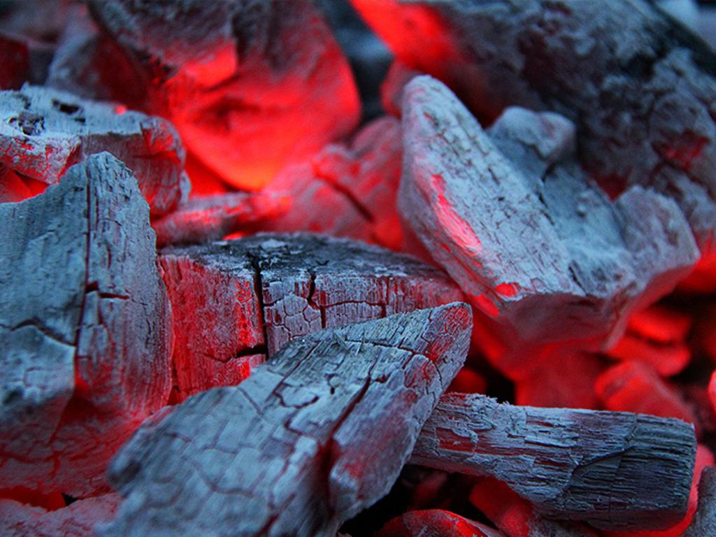 Barbecue charcoal and barbecue charcoal briquettes